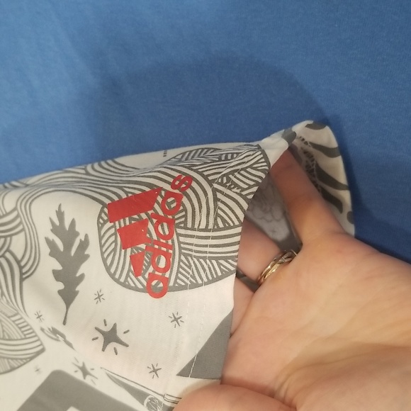 Adidas Men's White with Gray Graphics T-shirt Size S - Picture 4 of 10